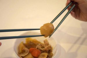 Japanese Chopsticks Etiquette hashi watashi